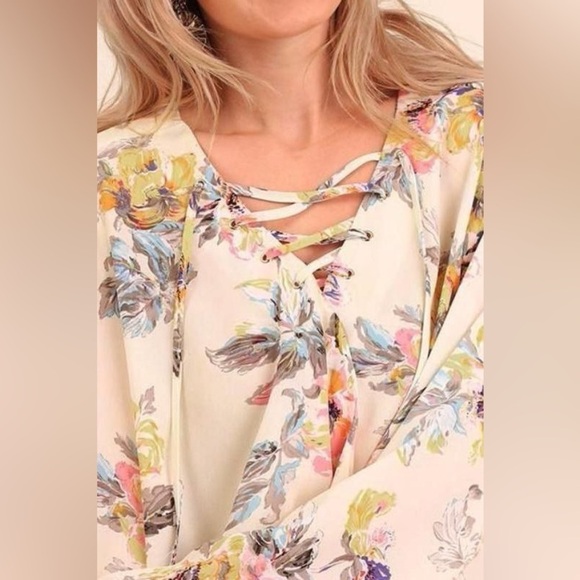 Umgee Floral Lace Up Blouse - Cream Size Medium - Picture 3 of 14